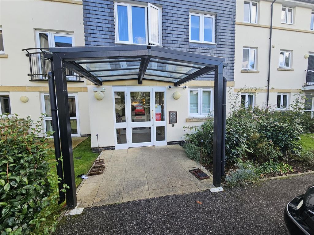 Additional image 15 of 1 bed flat for saleAbbey Rise, Tavistock PL19
