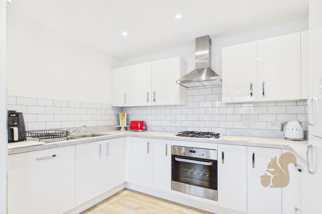 Additional image 3 of 2 bed flat for saleVictoria Road, Chelmsford CM1
