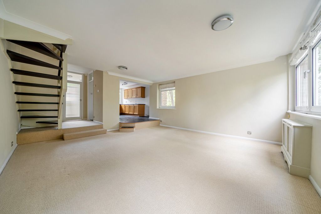 Additional image 5 of 3 bed flat for saleLubbock Road, Chislehurst, Kent BR7
