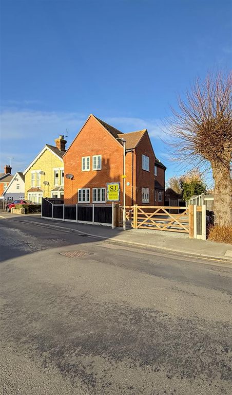 3 bed detached house for saleDevonshire Road, Burnham-On-Crouch CM0