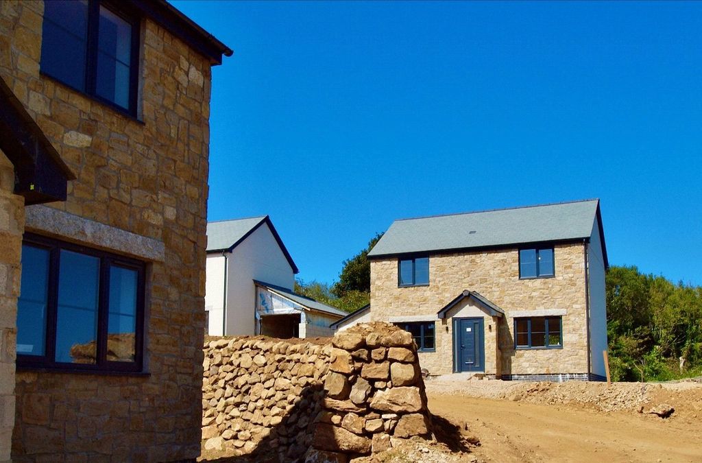 Additional image 3 of 3 bed detached house for saleValley Park View, Tolgarrick Road, Tuckingmill, Camborne TR14