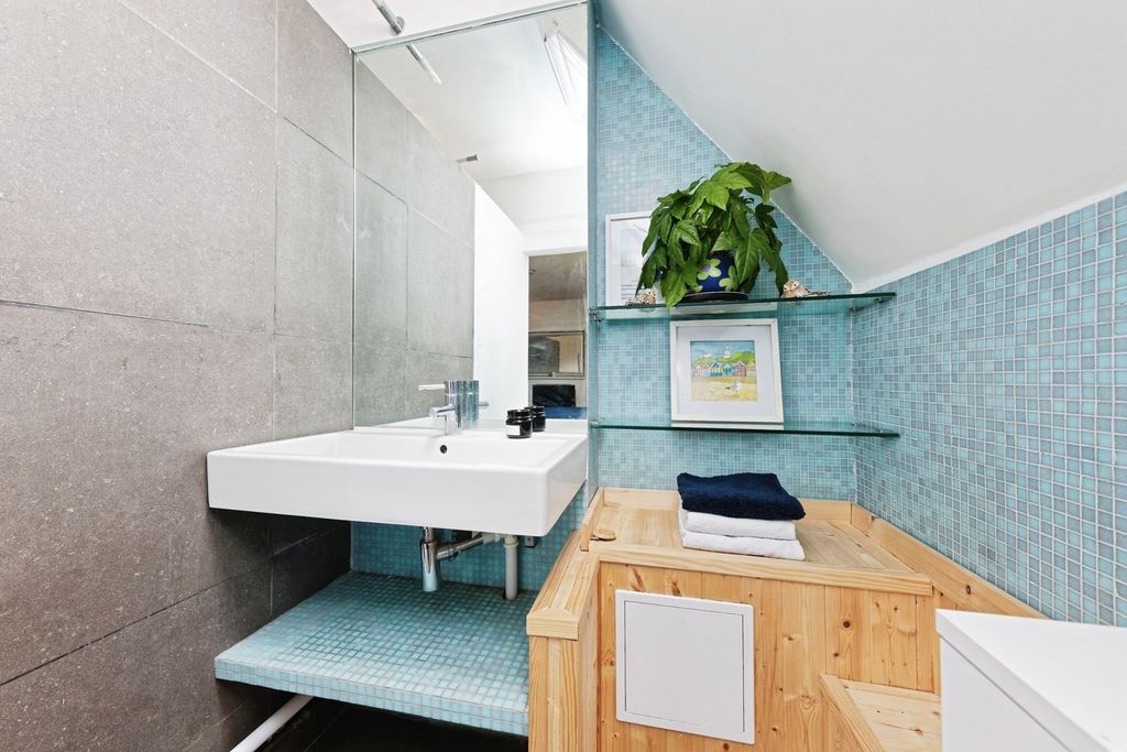 Additional image 4 of 3 bed flat for saleNew Dover Road, Canterbury, Kent CT1