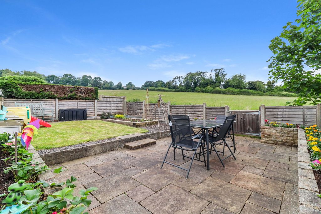 Additional image 16 of 2 bed maisonette for saleDarvell Drive, Chesham HP5