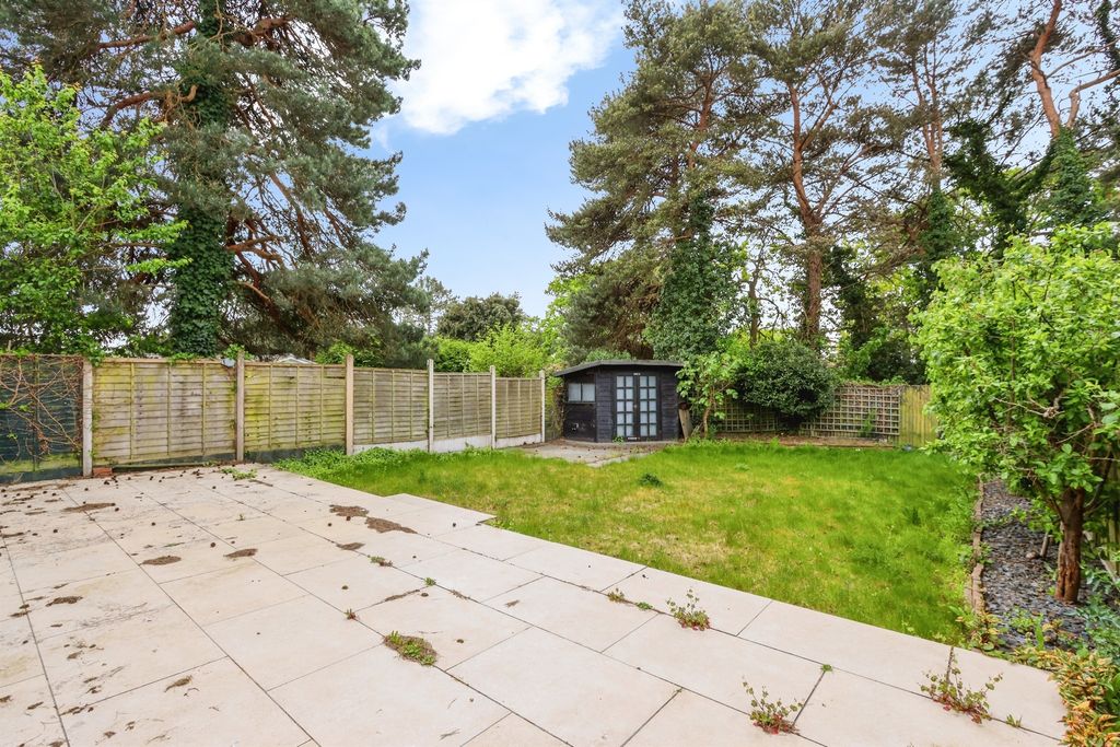 Additional image 18 of 4 bed detached house for saleDurlston Crescent, Christchurch BH23
