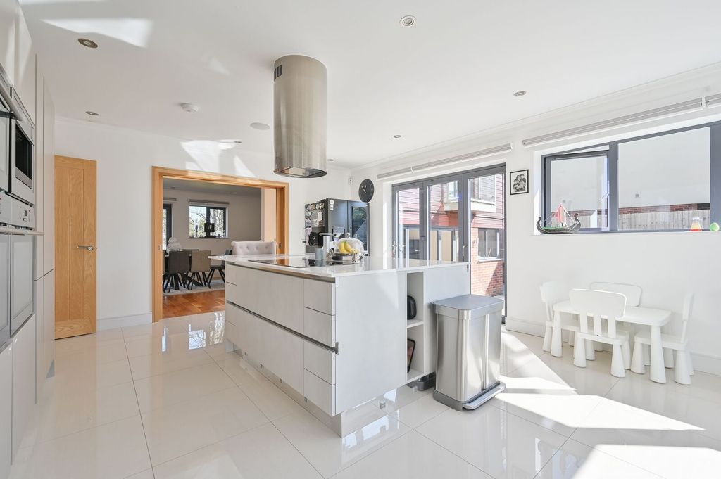 Additional image 13 of 5 bed detached house for saleThe Harlequins, Sandy Lane, Bushey WD23