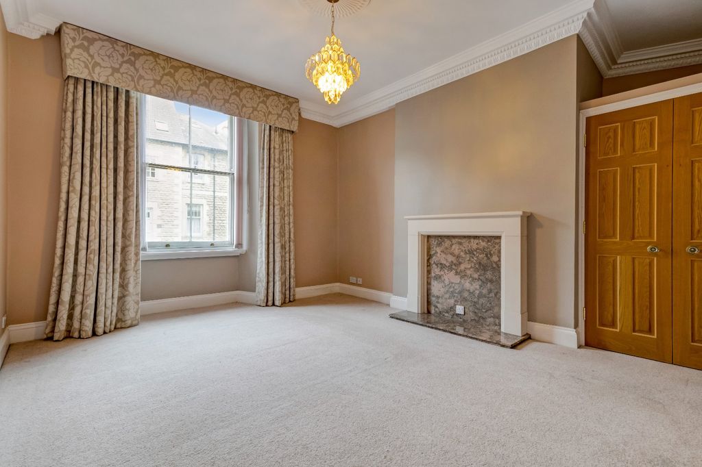 Additional image 4 of 2 bed flat for saleLondon Road, Cirencester, Gloucestershire GL7