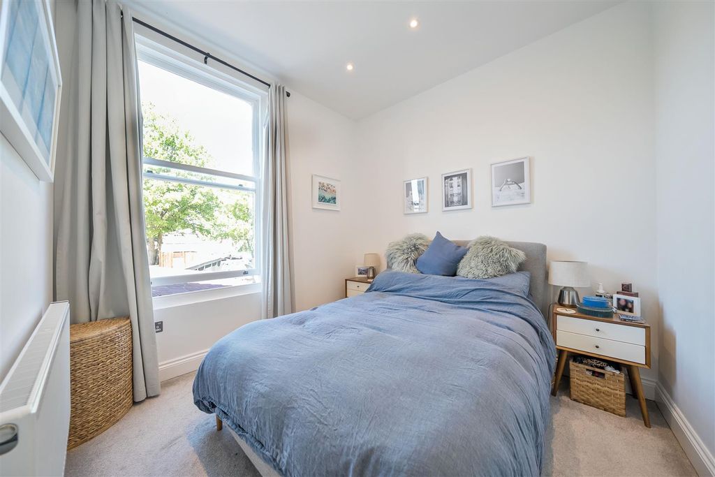 Additional image 7 of 2 bed flat for saleHigh Street, Carshalton SM5