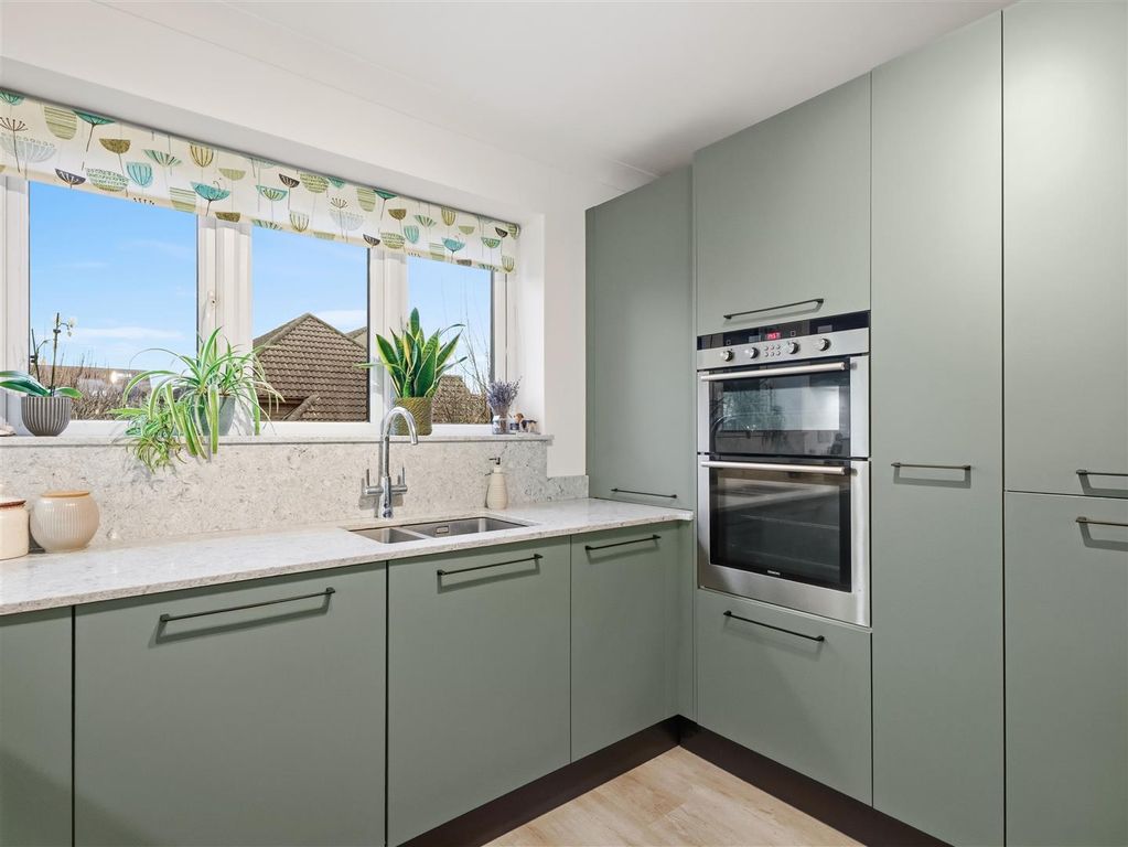 Additional image 7 of 5 bed town house for saleAsquith Close, Christchurch BH23