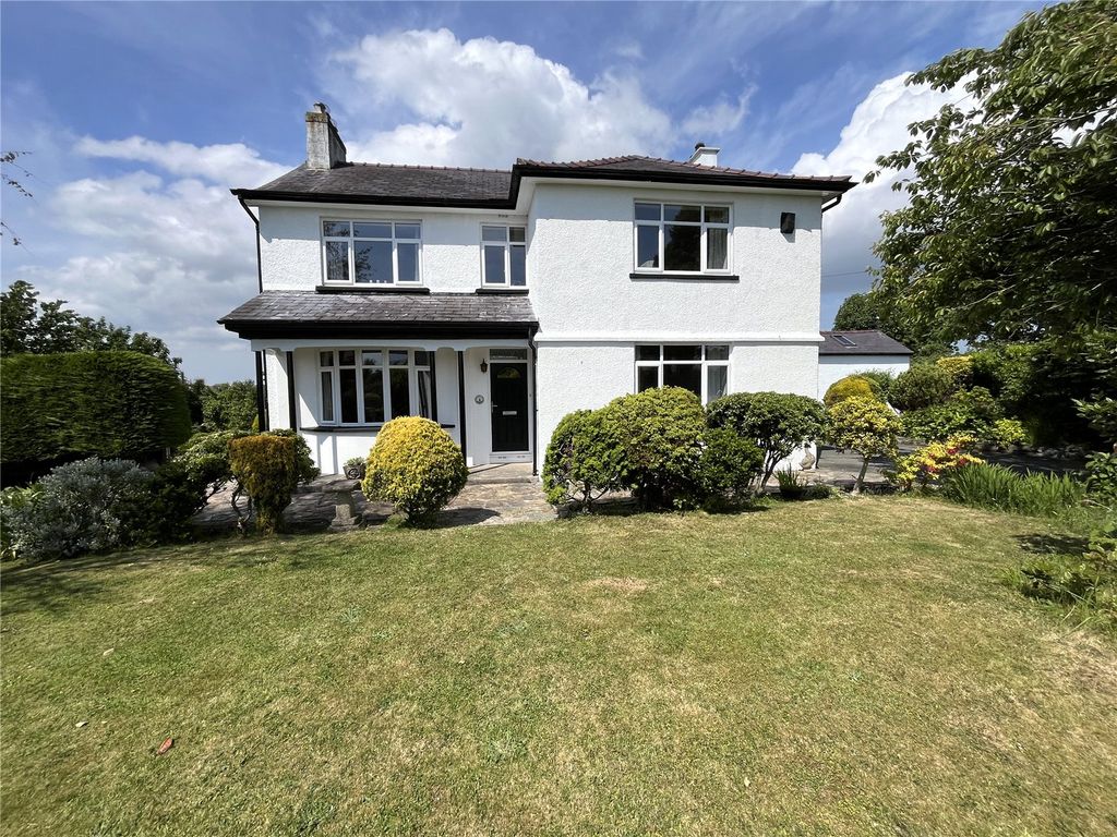 5 bed detached house for saleLlanberis Road, Rhosbodrual, Caernarfon, Gwynedd LL55