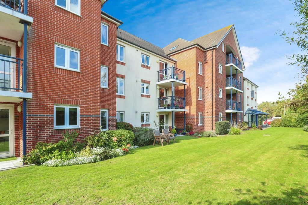 Additional image 9 of 1 bed flat for saleStour Road, Christchurch BH23