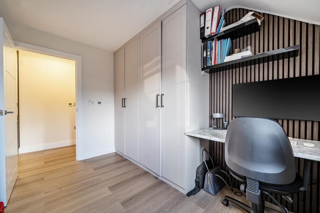 Additional image 14 of 2 bed flat for saleChesham, Buckinghamshire HP5
