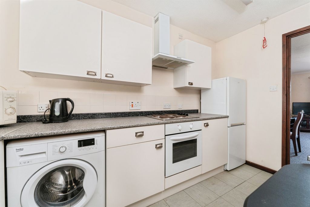 Additional image 4 of 2 bed flat for saleRobingoodfellows Lane, March PE15