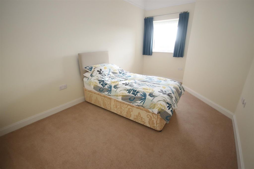 Additional image 9 of 2 bed flat for saleWestmead Lane, Chippenham SN15