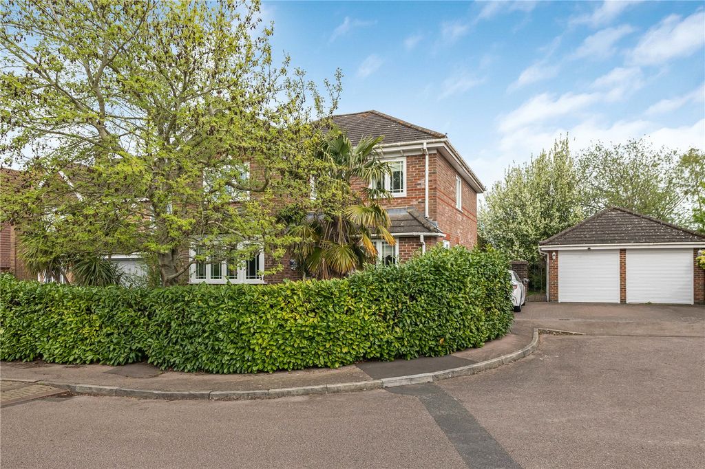4 bed detached house for saleBaylis Crescent, Burgess Hill, West Sussex RH15