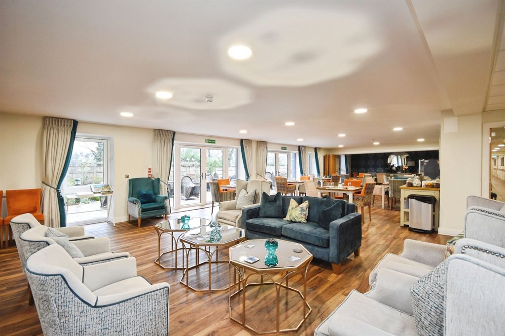 Additional image 14 of 2 bed flat for salePrinces Road, Chelmsford CM2