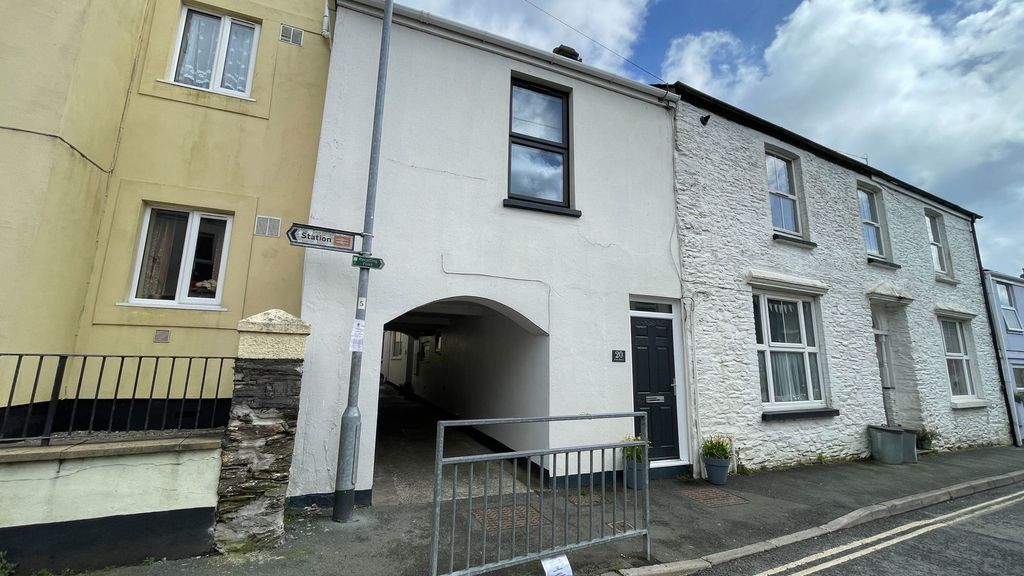 1 bed flat for saleFore Street, Bere Alston PL20