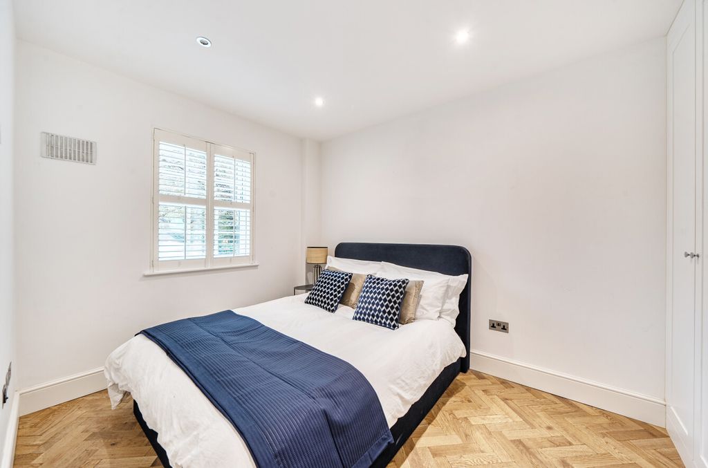 Additional image 4 of 2 bed flat for saleNicole Lodge, Carshalton SM5