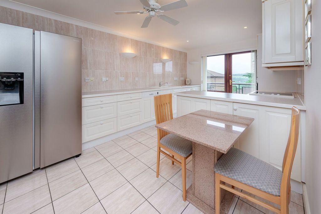 Additional image 15 of 5 bed flat for saleSt. Mary's Mount, Caterham CR3