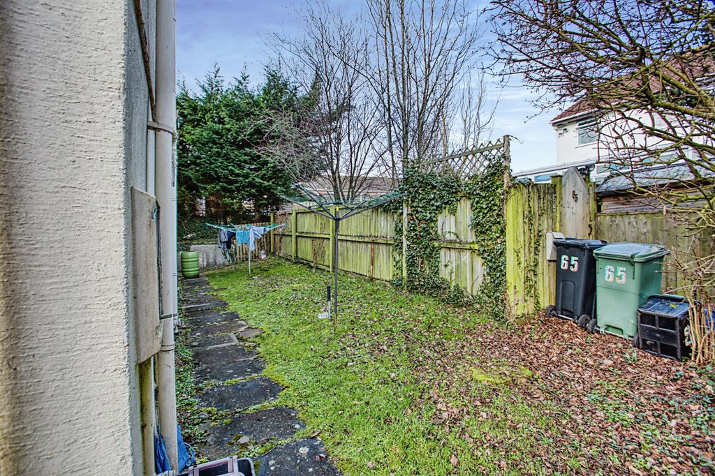 Additional image 13 of 1 bed flat for saleBubwith Close, Chard, Somerset TA20