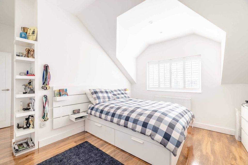 Additional image 18 of 4 bed detached house for saleSycamore Road, Chalfont St Giles HP8