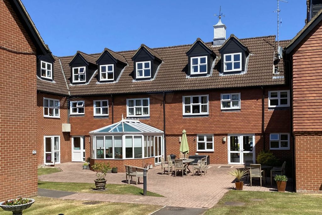 Additional image 10 of 1 bed flat for saleRiver Park, Marlborough SN8
