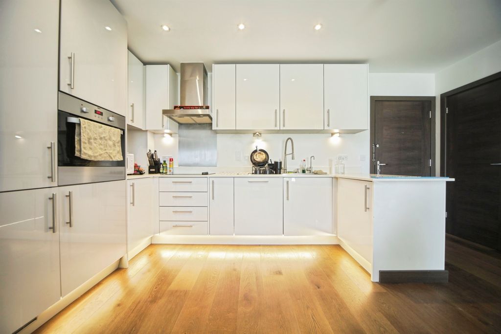 Additional image 7 of 2 bed flat for saleStation Hill, Bury St. Edmunds IP32
