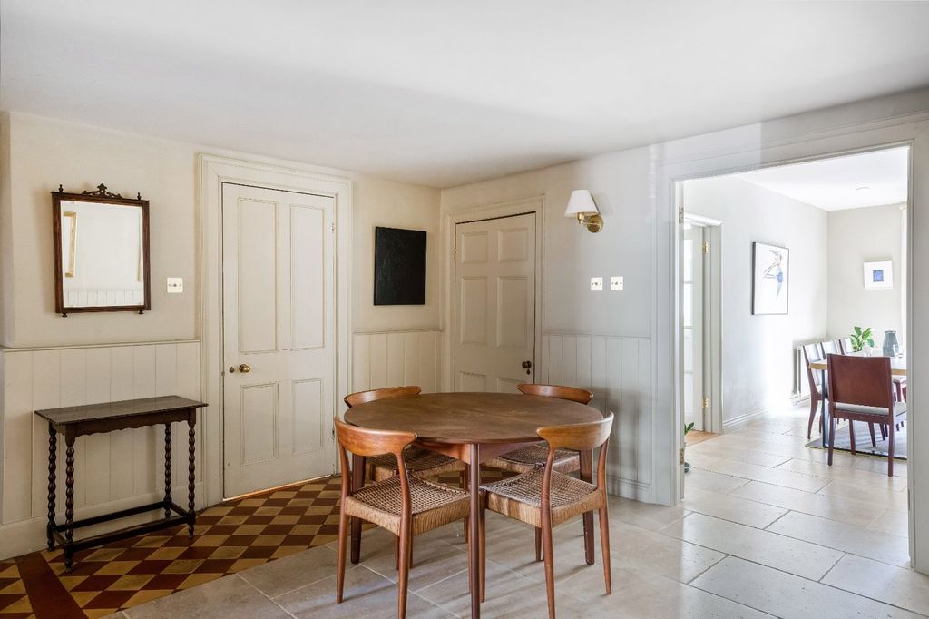 Additional image 5 of 10 bed town house for salePark Street, Cirencester, Gloucestershire GL7