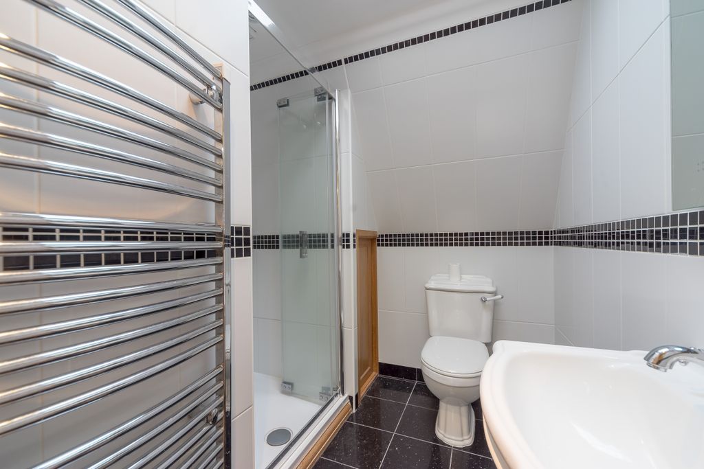 Additional image 11 of 2 bed flat for saleWindsor Street, Chertsey KT16