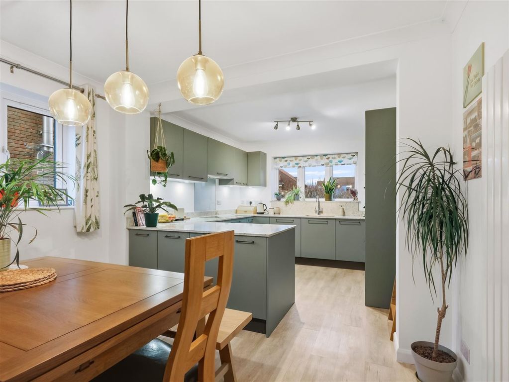 Additional image 8 of 5 bed town house for saleAsquith Close, Christchurch BH23