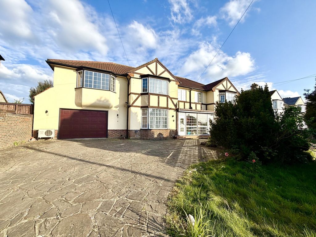 5 bed semi-detached house for saleLeatherhead Road, Chessington, Surrey. KT9