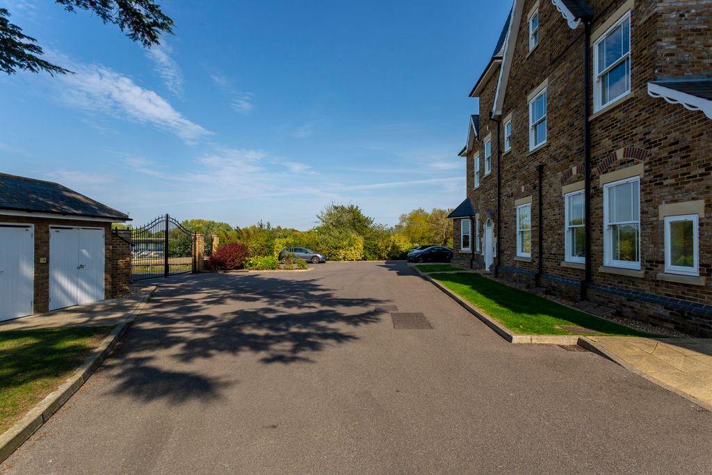 Additional image 42 of 2 bed flat for salePoulter Park, Bishopsford Road, Morden SM4