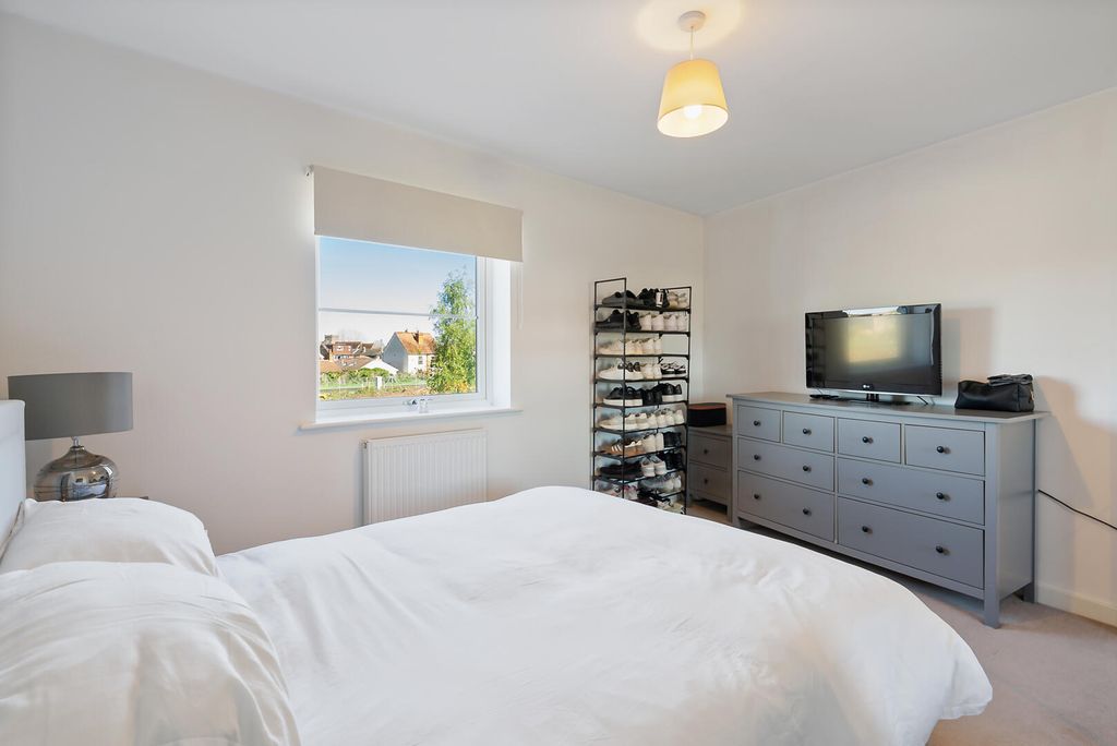 Additional image 10 of 2 bed flat for saleKennett Lane, Chertsey KT16