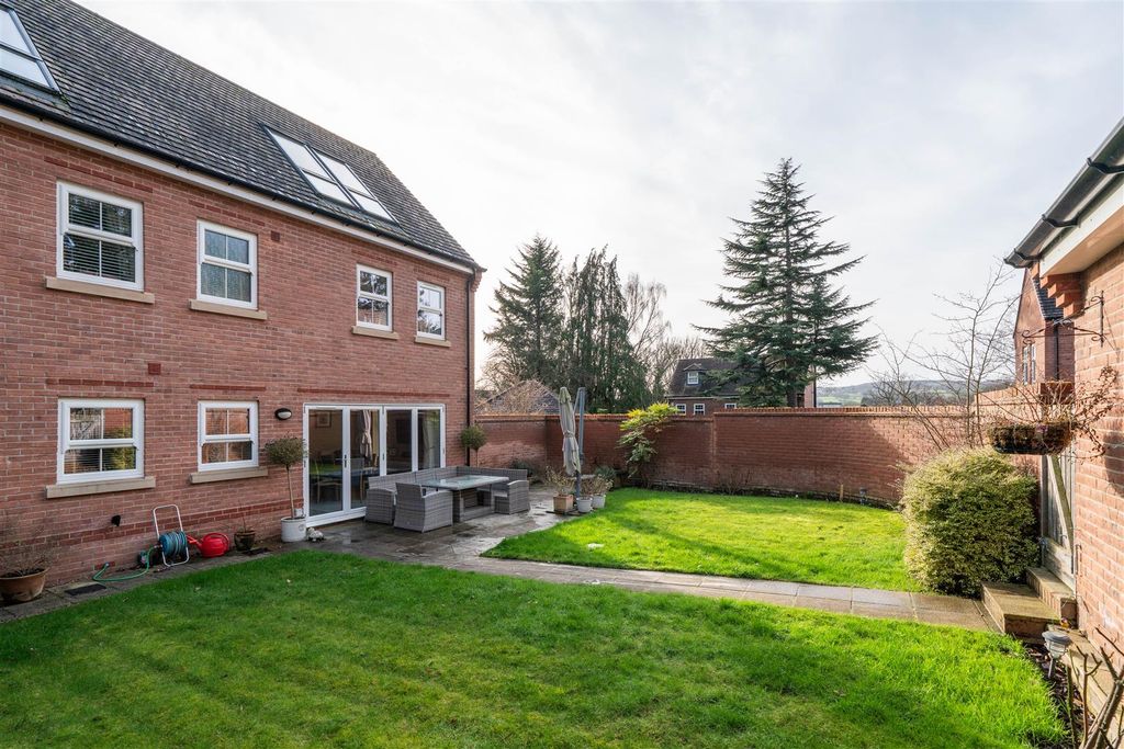 Additional image 37 of 5 bed detached house for saleTreeneuk Gardens, Ashgate, Chesterfield S40