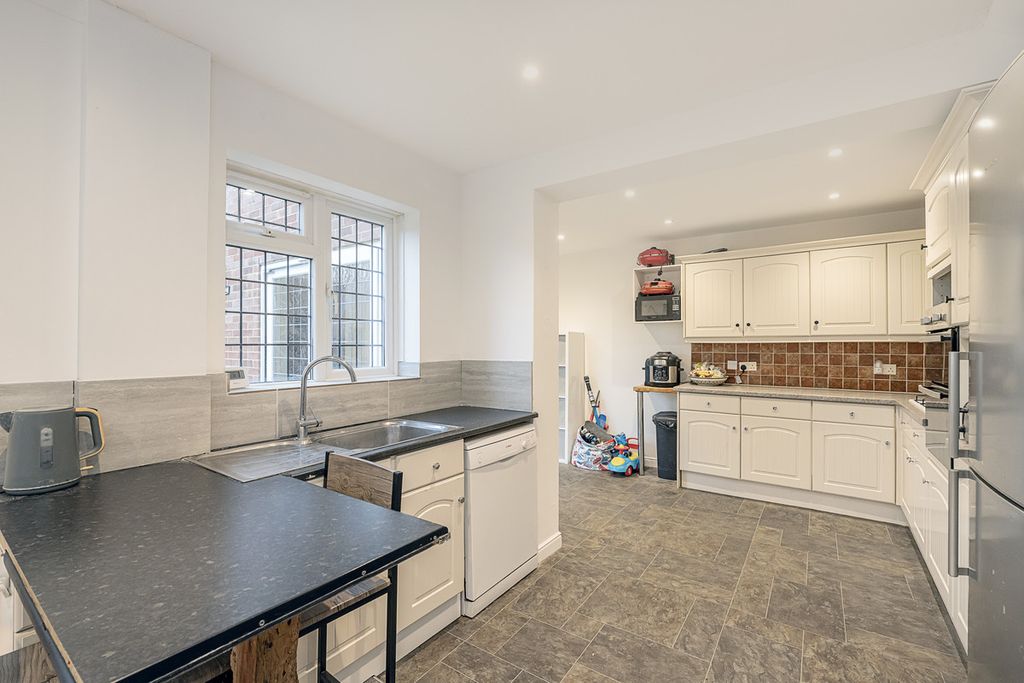 Additional image 10 of 5 bed detached house for saleLycrome Road, Chesham HP5