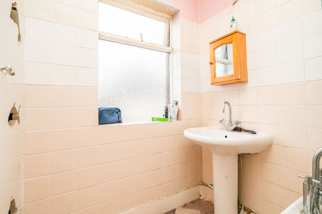 Additional image 11 of 3 bed flat for saleEaves Lane, Chorley PR6