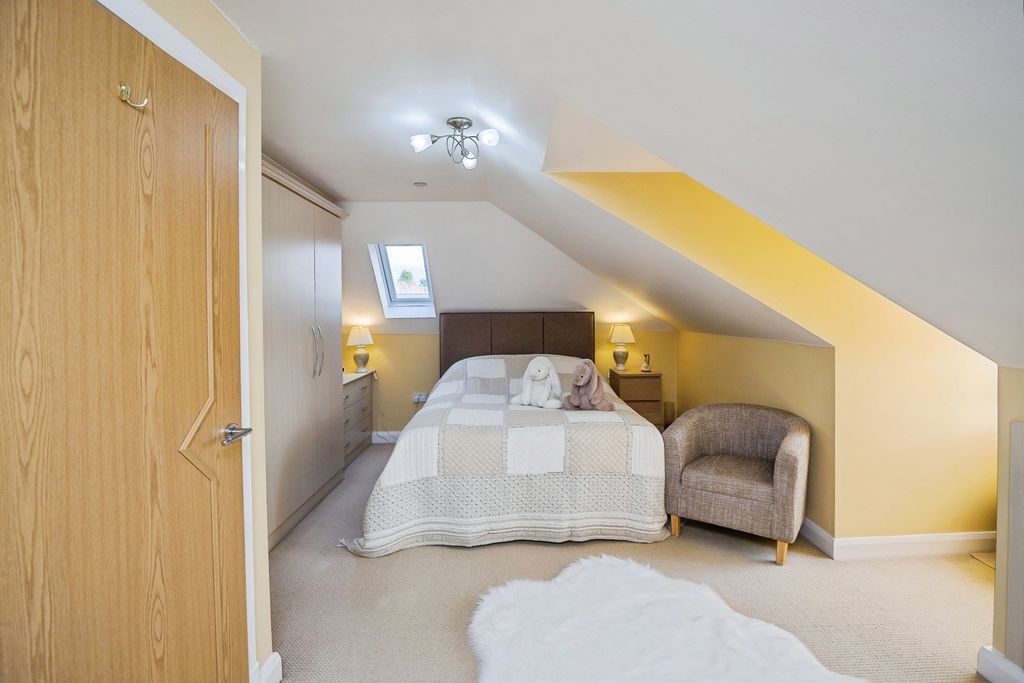 Additional image 10 of 3 bed flat for saleHoole Road, Chester, Cheshire CH2