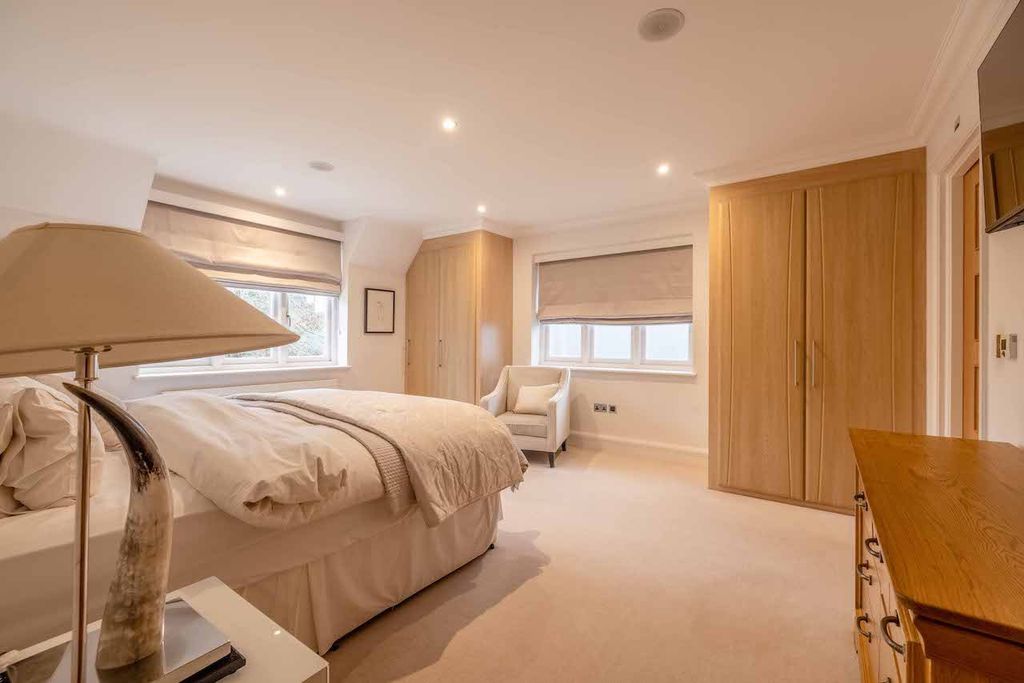 Additional image 19 of 6 bed detached house for saleBurtons Way, Chalfont St Giles HP8