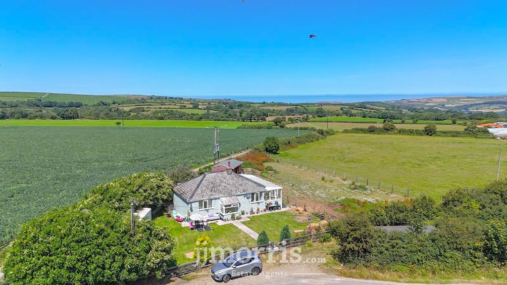 3 bed property for saleCardigan SA43