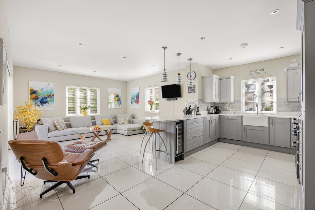 Additional image 2 of 5 bed detached house for saleBeecham Close, Cirencester, Gloucestershire GL7