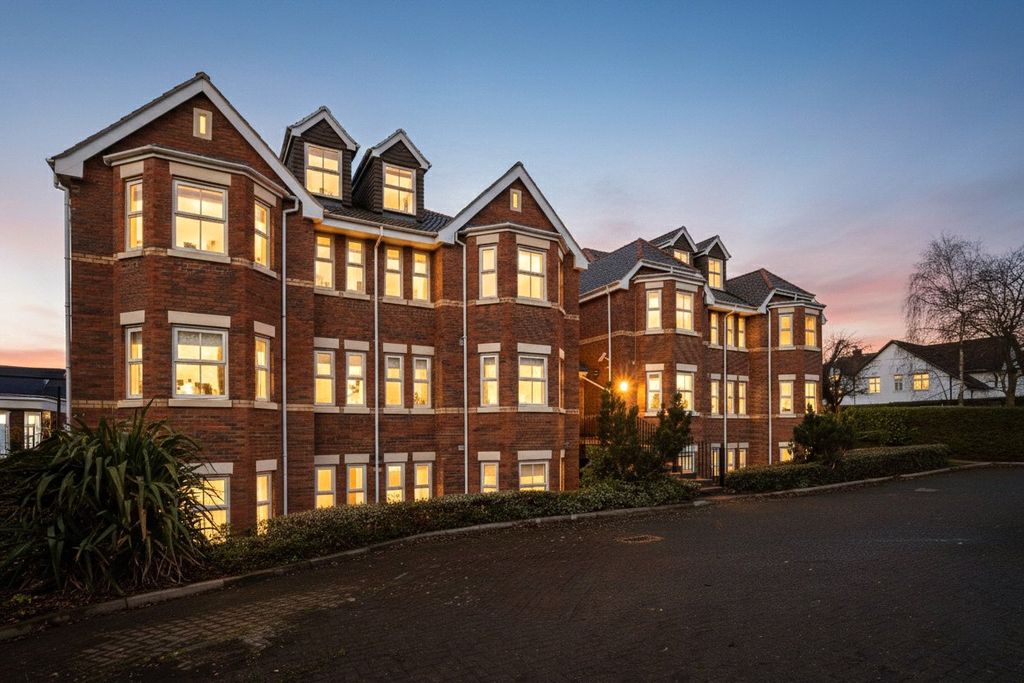 Additional image 18 of 3 bed flat for saleHoole Road, Chester, Cheshire CH2