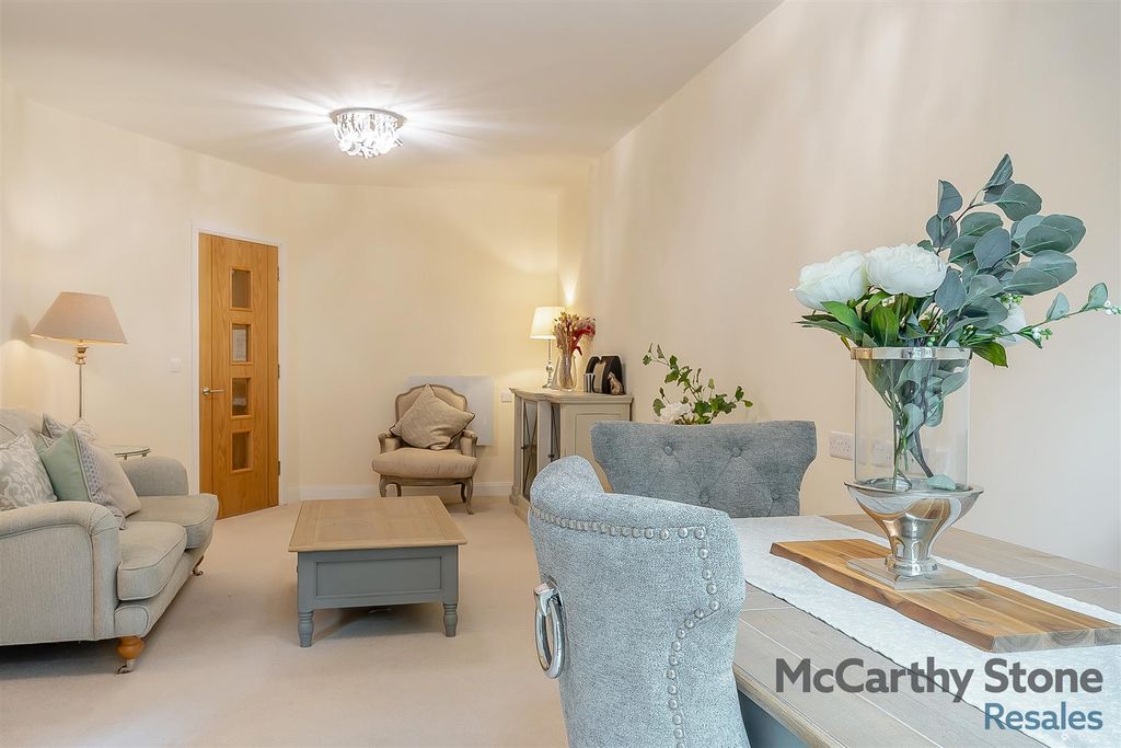 Additional image 7 of 1 bed flat for saleWatson Place, Trinity Road, Chipping Norton, Oxfordshire OX7