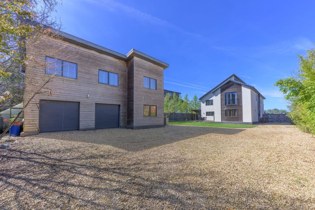 Additional image 2 of 5 bed detached house for saleAlbert Way, Chatteris PE16