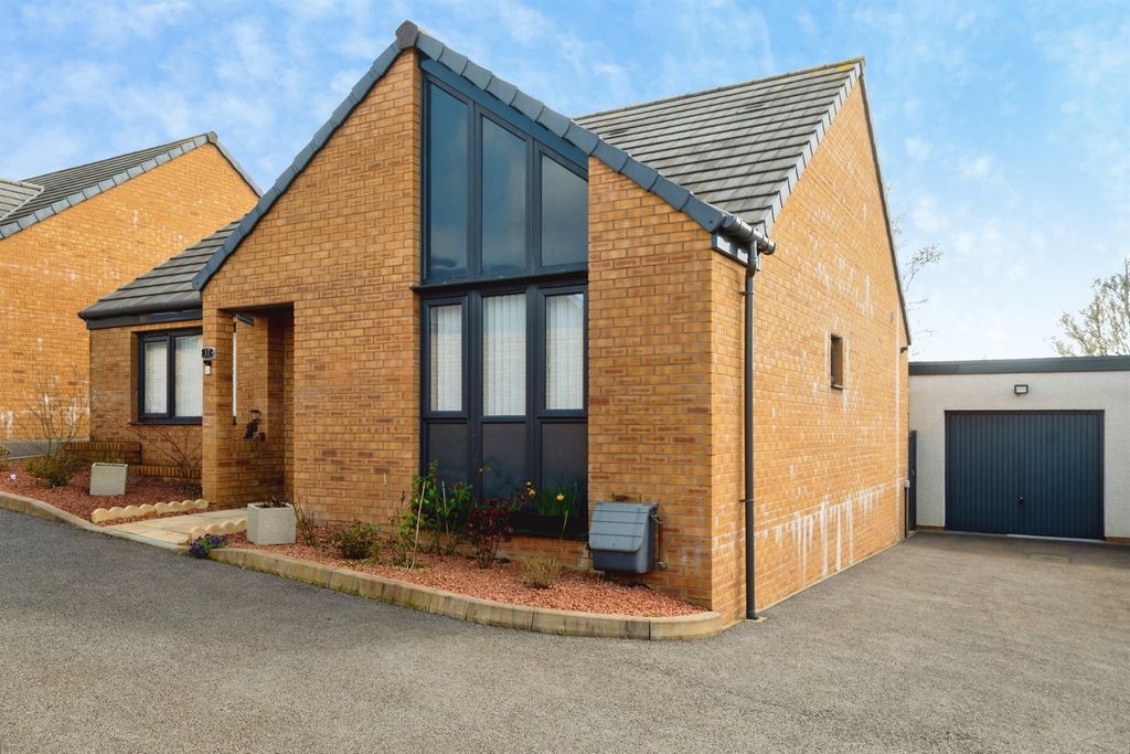 2 bed detached bungalow for saleGlebelands, Callington PL17