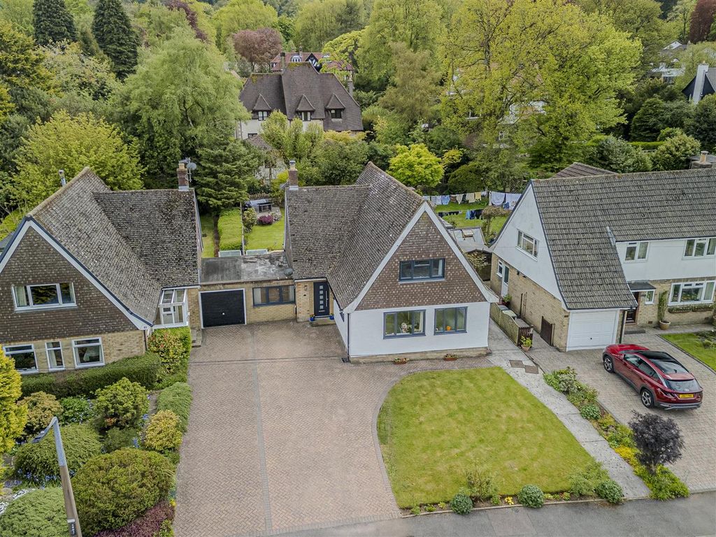 4 bed link detached house for saleErrwood Avenue, Buxton, Derbyshire SK17