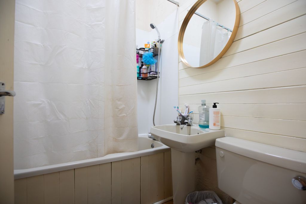 Additional image 8 of 1 bed flat for saleCrossgates, Larkhall ML9