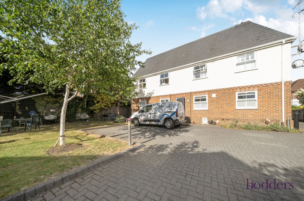 Additional image 19 of 2 bed flat for saleWindsor Street, Chertsey, Surrey KT16