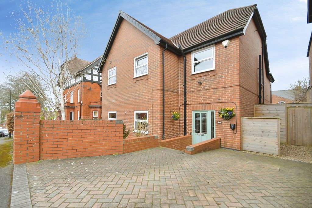 5 bed detached house for saleCromwell Road, Chesterfield, Derbyshire S40