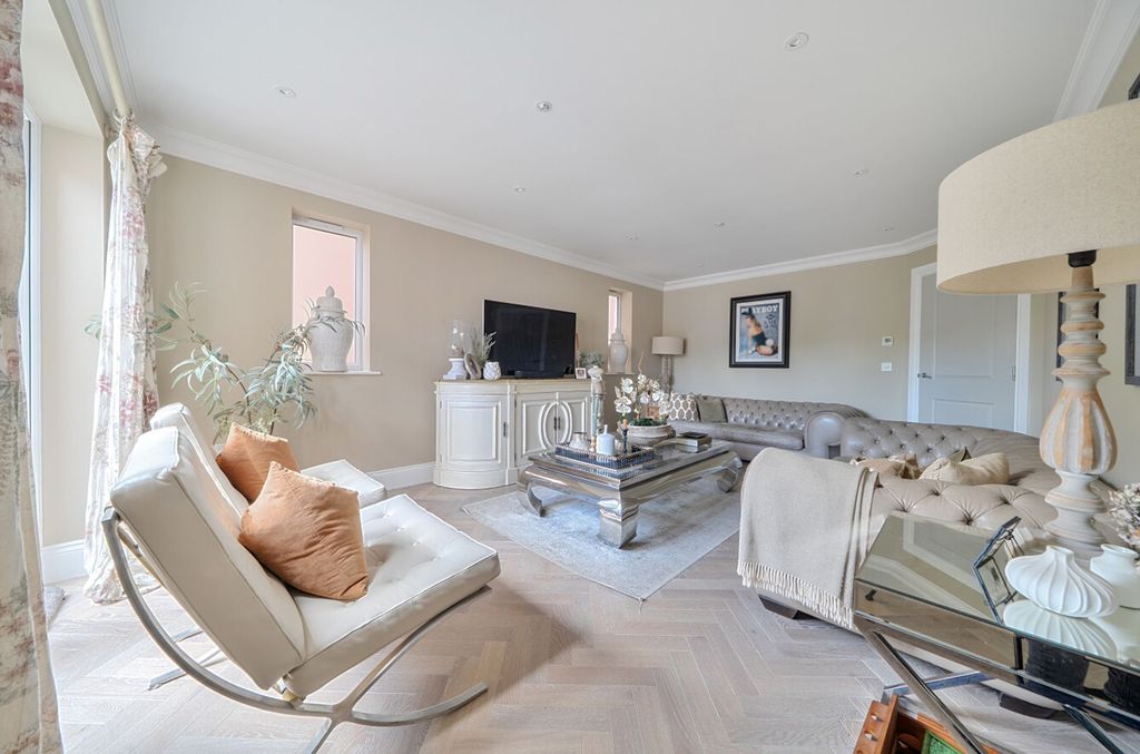 Additional image 18 of 4 bed detached house for saleLyndhurst Place, Chichester PO19