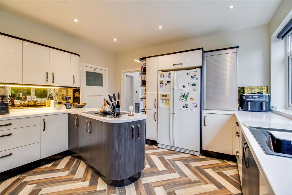 Additional image 6 of 5 bed detached house for saleFerrybridge Road, Castleford WF10