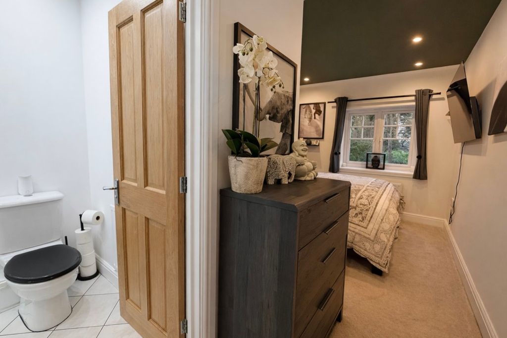 Additional image 9 of 2 bed flat for saleMiddle Gordon Road, Camberley GU15